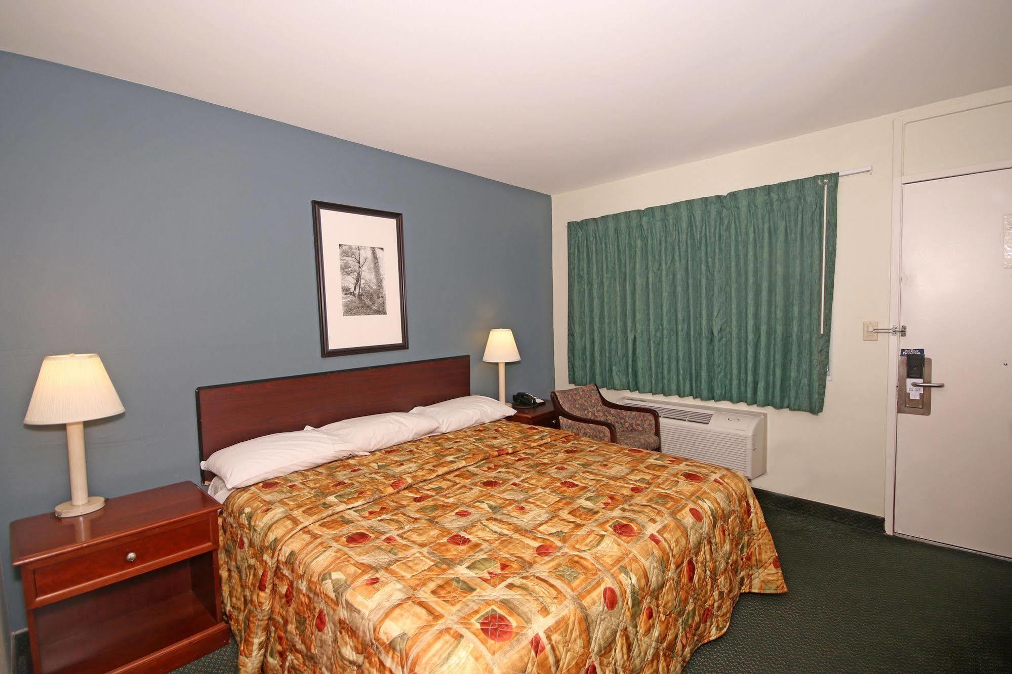 Royal Inn And Suites Charlotte Airport Exterior foto